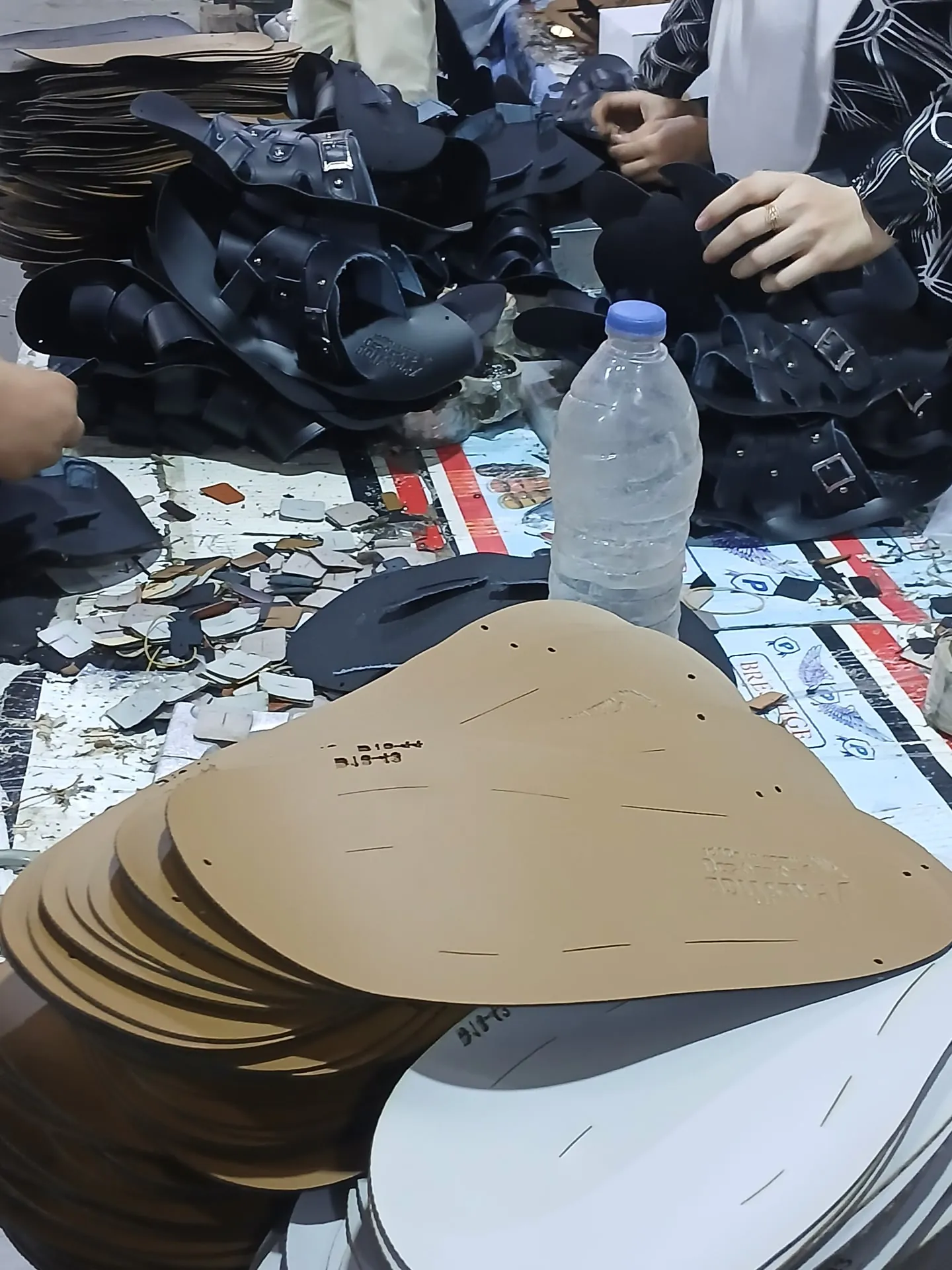 محطة رش وتشطيب ألوان النعال السطحية
